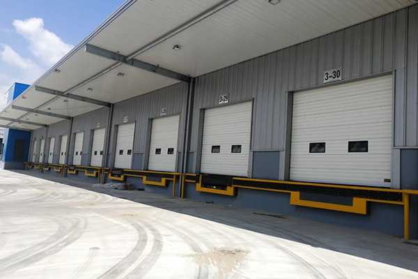 電動(dòng)提升門(mén)