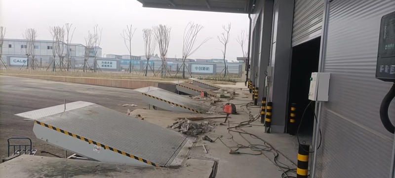 固定液壓登車橋